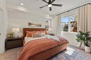 Deja Blue At Desert Color 2 Bedroom Condo