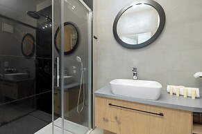 Bel Mare Stylish Apartment by Renters