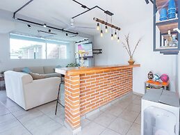 New Comfortable Retreat. Pool & BBQ