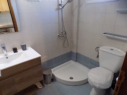 Central Cute 2Bd Balcony apt in Skiathos