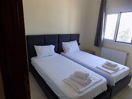 Central Cute 2Bd Balcony apt in Skiathos