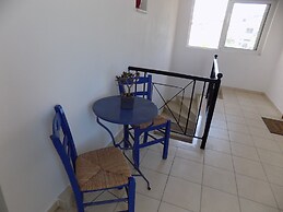 Central Cute 2Bd Balcony apt in Skiathos