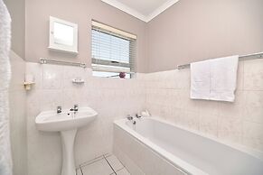 Lands Edge Eco Friendly Cottages