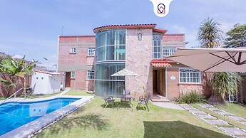 New Family House. Pool & BBQ Area