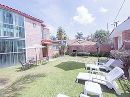 New Family House. Pool & BBQ Area