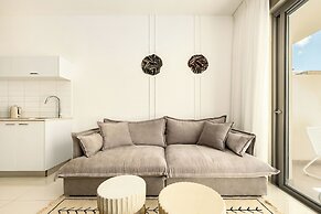 Shenkin Eclectic Blue Apt by Sea N' Rent