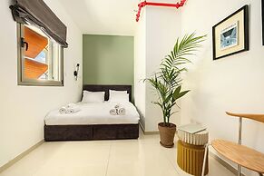 Shenkin Eclectic Blue Apt by Sea N' Rent