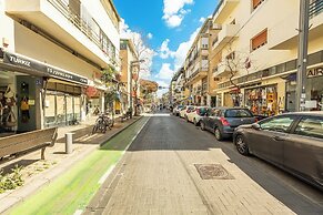 Shenkin Eclectic Blue Apt by Sea N' Rent