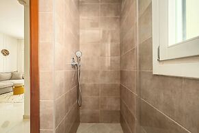 Shenkin Eclectic Blue Apt by Sea N' Rent