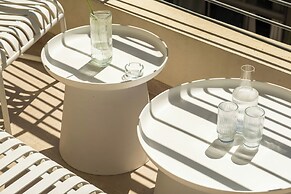 Shenkin Eclectic Blue Apt by Sea N' Rent