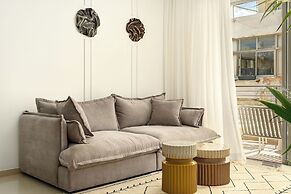 Shenkin Eclectic Blue Apt by Sea N' Rent