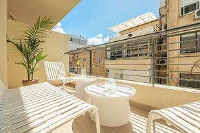 Shenkin Eclectic Blue Apt by Sea N' Rent