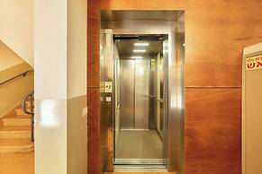 Shenkin Eclectic Blue Apt by Sea N' Rent