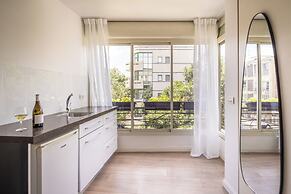 Heart of TLV Elegant Home by Sea N' Rent