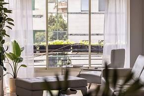 Heart of TLV Elegant Home by Sea N' Rent