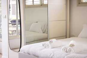 Heart of TLV Elegant Home by Sea N' Rent