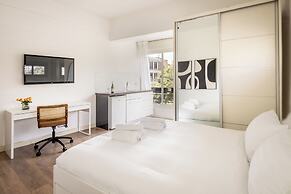 Heart of TLV Elegant Home by Sea N' Rent