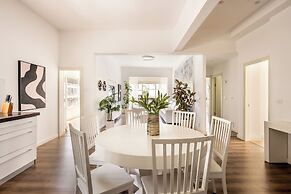 Heart of TLV Elegant Home by Sea N' Rent