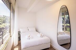 Heart of TLV Elegant Home by Sea N' Rent