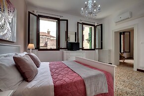 Accademia Opera Deluxe by Wonderful Italy