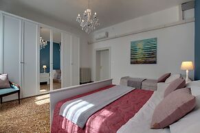 Accademia Opera Deluxe by Wonderful Italy