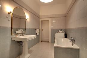 Accademia Opera Deluxe by Wonderful Italy