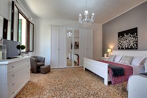 Accademia Opera Deluxe by Wonderful Italy