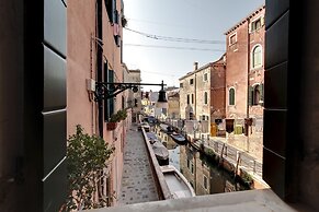 Laguna Luxury 1 by Wonderful Italy