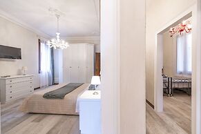 Rialto Grand Canal by Wonderful Italy