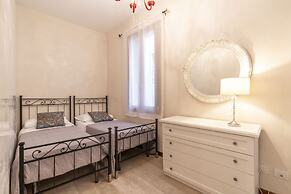 Rialto Grand Canal by Wonderful Italy