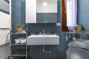 Rialto Grand Canal by Wonderful Italy