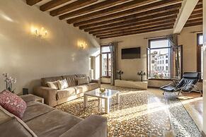 Rialto Grand Canal by Wonderful Italy