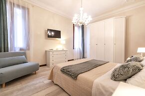 Rialto Grand Canal by Wonderful Italy