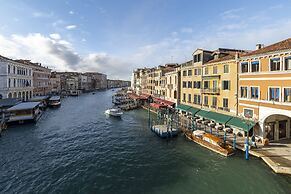 Rialto Grand Canal by Wonderful Italy