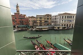 Rialto Grand Canal by Wonderful Italy