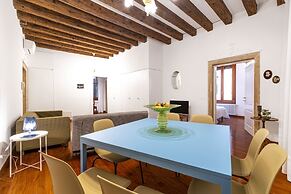 Ca Della Commedia by Wonderful Italy