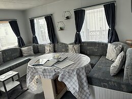 Skegness Seaside Retreat - 2 Bed Apartment