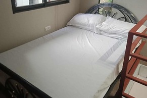 1 Bed House - Sleeps 2 - Parking - Wifi