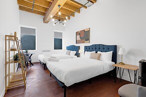 The Little Prince Rooms-Old Montreal