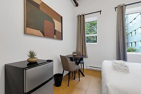 The Little Prince Rooms-Old Montreal