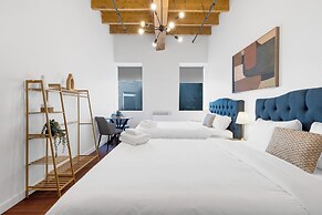 The Little Prince Rooms-Old Montreal