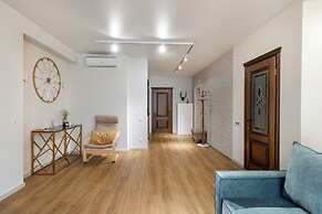 Spacious apartment near DanaMall
