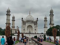 Hyatt Place Aurangabad Airport
