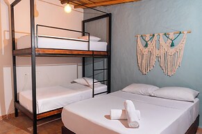 Traveler Hostel
