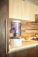 Spacious House Pool & Jacuzzi