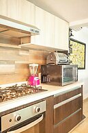 Spacious House Pool & Jacuzzi