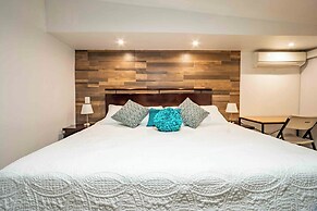 Spacious House Pool & Jacuzzi