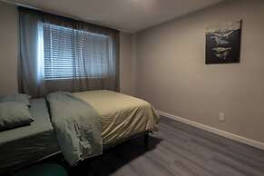 Guest Suite Close To Whtye Ave