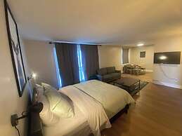 Morden Newly Renovated 1br Flats, Walk T