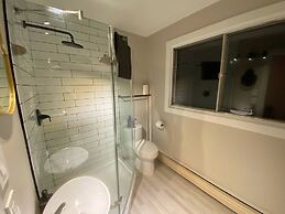 Morden Newly Renovated 1br Flats, Walk T